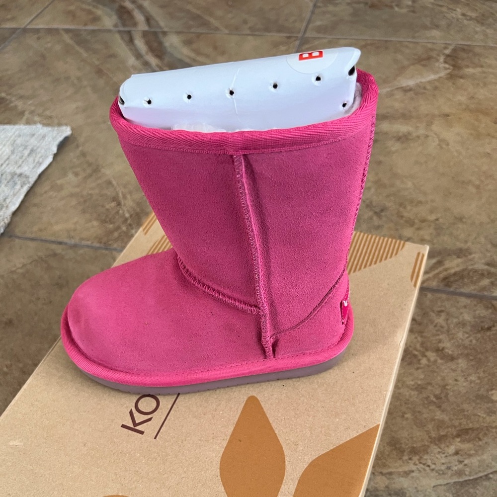 New Koolabuura by UGG toddlers size 7 boots